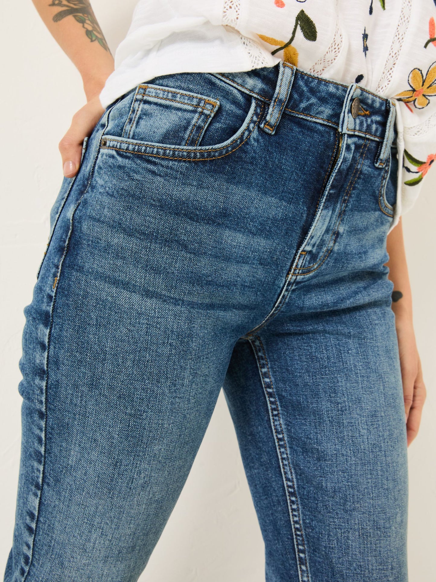 Solexee Denim Vintage Cropped Jeans